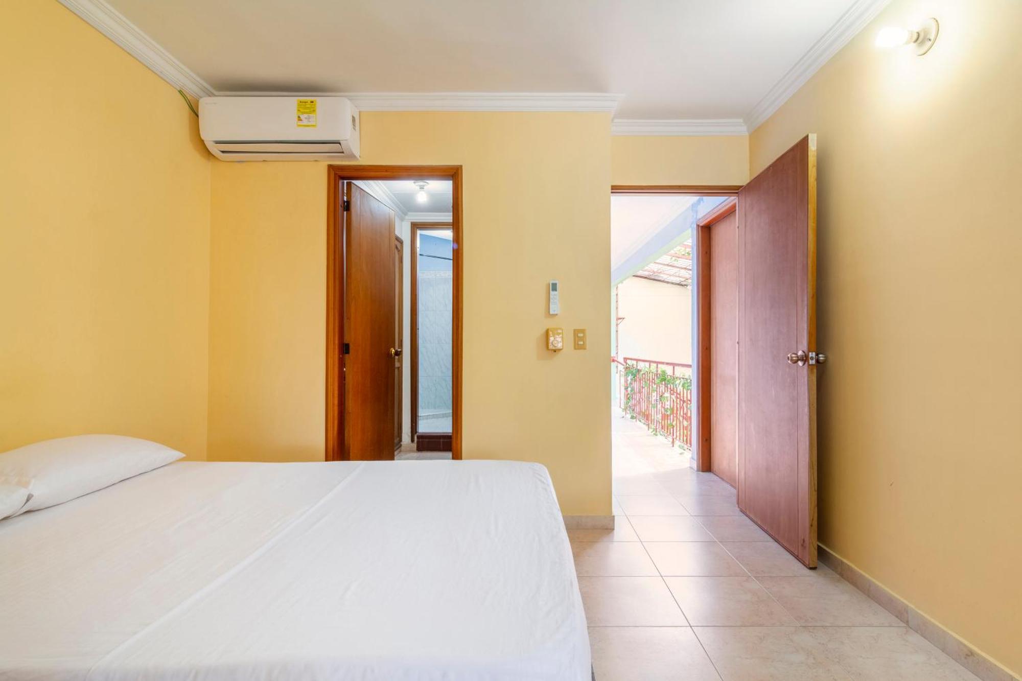 Hostal Cartagonova - Habitaciones Privadas Y Amplias Cerca A Zonas Turisticas Cartagena  Exterior foto
